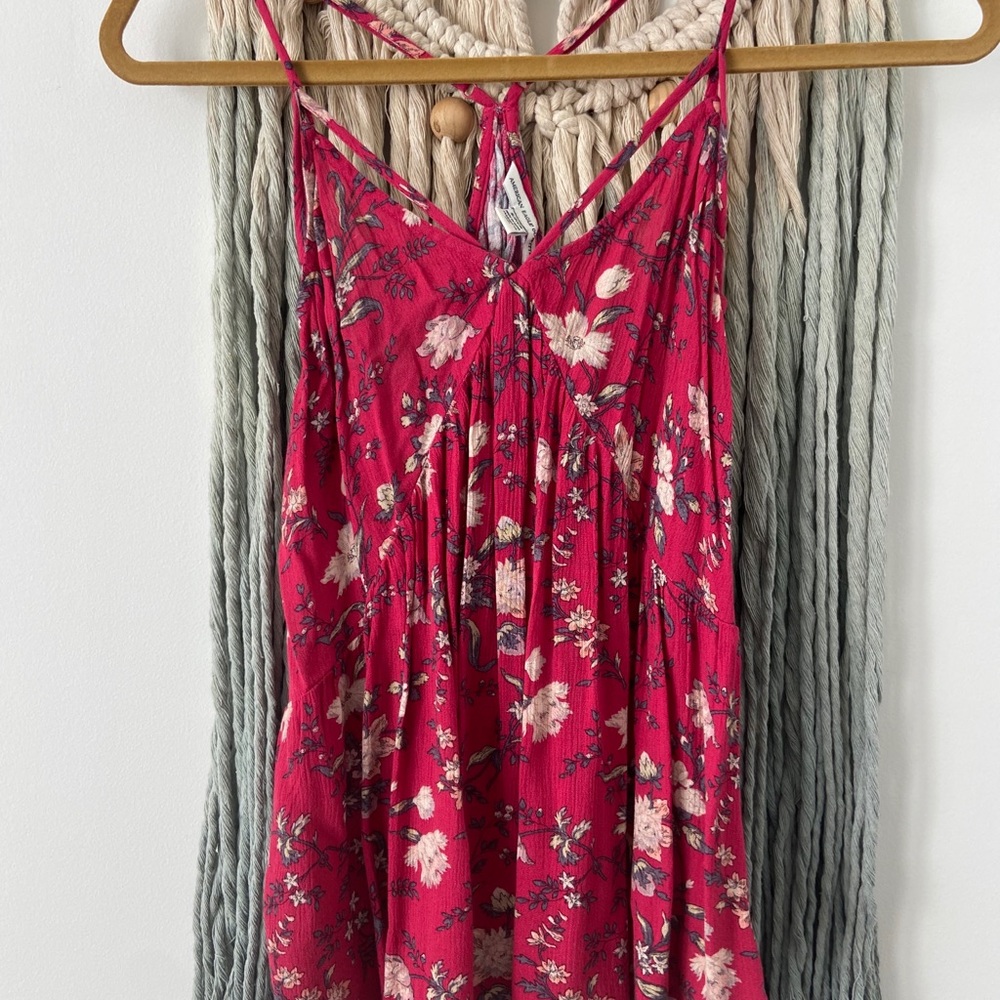 Cross back tank top floral